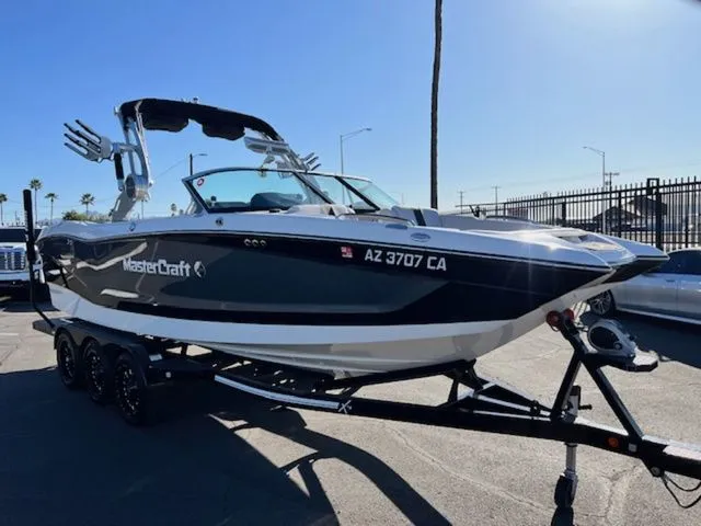 Slide: The Image of MasterCraft X24 2019 - 4