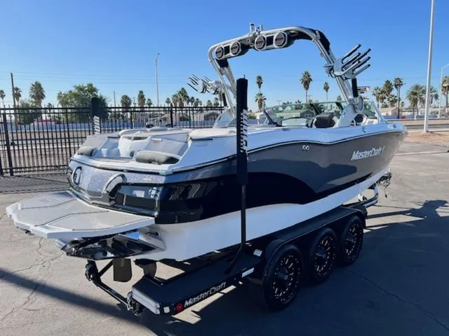 Slide: The Image of MasterCraft X24 2019 - 6