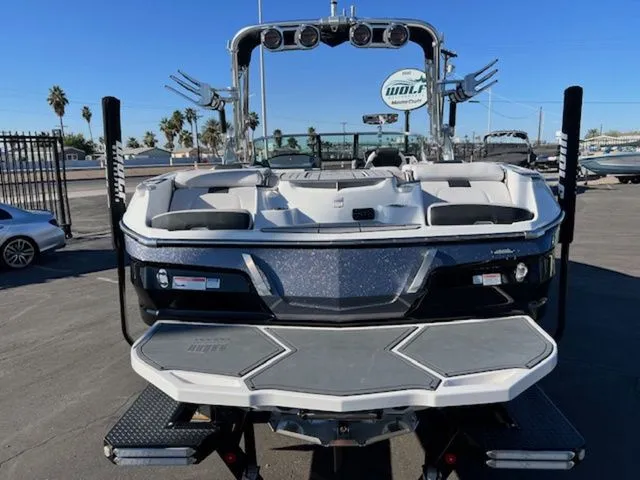Slide: The Image of MasterCraft X24 2019 - 7