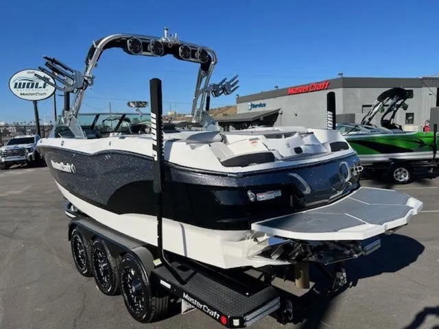 Slide: The Image of MasterCraft X24 2019 - 8