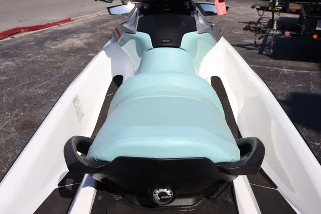 Slide: The Image of Sea-Doo GTI 130 2024 - 11