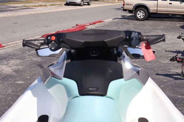 Slide: The Image of Sea-Doo GTI 130 2024 - 12