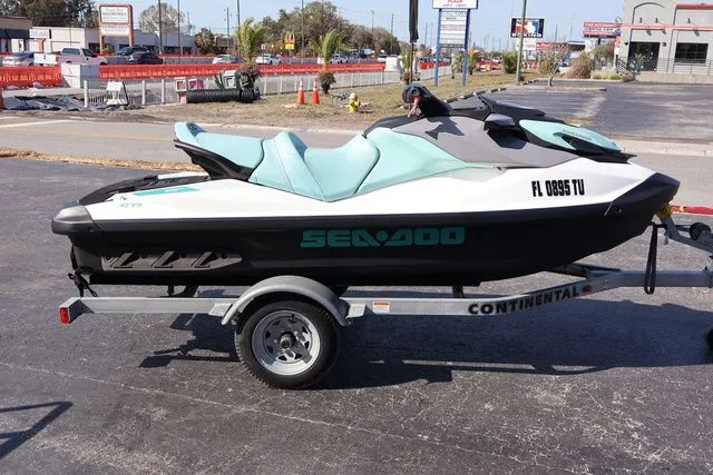 Slide: The Image of Sea-Doo GTI 130 2024 - 6