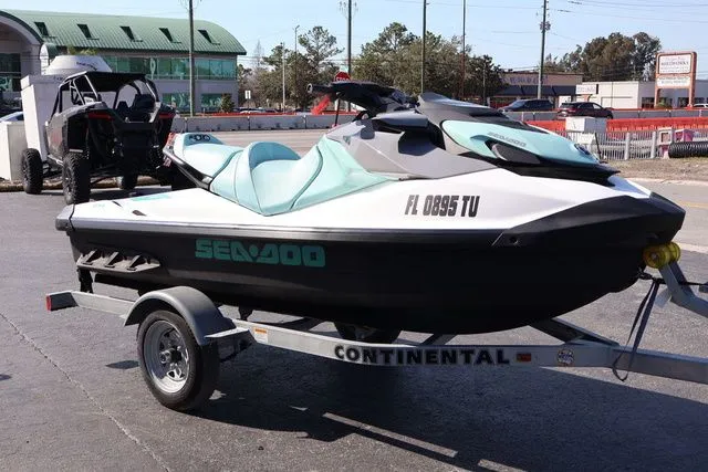 Slide: The Image of Sea-Doo GTI 130 2024 - 7