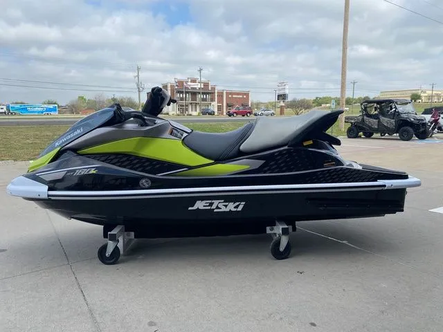 Slide: The Image of Kawasaki Jet Ski ST 2026 - 4