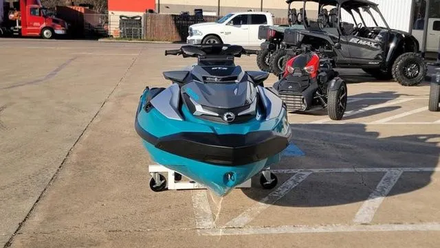 Slide: The Image of CAN-AM® GTX LIMITED 325/ SOUND SYSTEM ROTAX 1630 ACE 2026 - 5