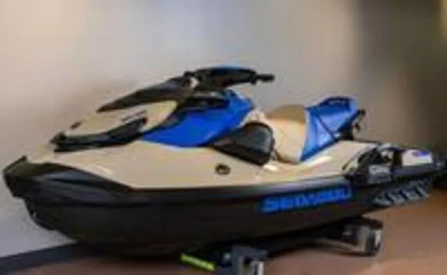 Slide: The Image of Sea-Doo Wake 170 2026 - 10