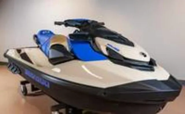 Slide: The Image of Sea-Doo Wake 170 2026 - 3