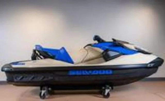 Slide: The Image of Sea-Doo Wake 170 2026 - 6