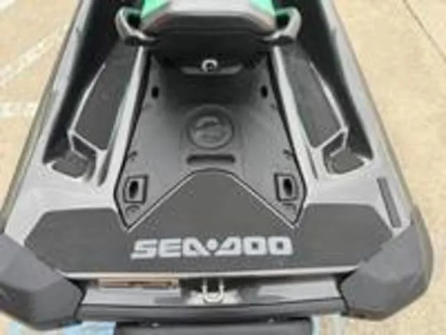 Slide: The Image of Sea-Doo GTI SE 170 2026 - 10
