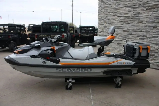 Slide: The Image of Sea-Doo FishPro Trophy 170 2026 - 5