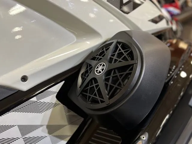 Slide: The Image of Yamaha VX Cruiser HO 2026 - 12