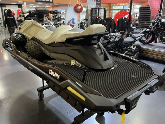 Slide: The Image of Yamaha VX Cruiser HO 2026 - 14