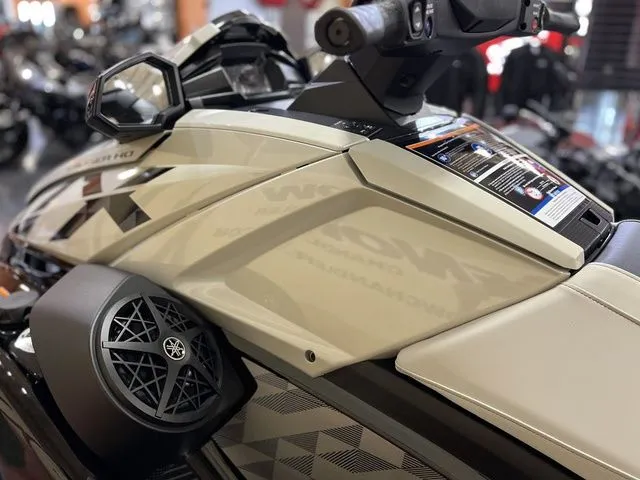 Slide: The Image of Yamaha VX Cruiser HO 2026 - 15