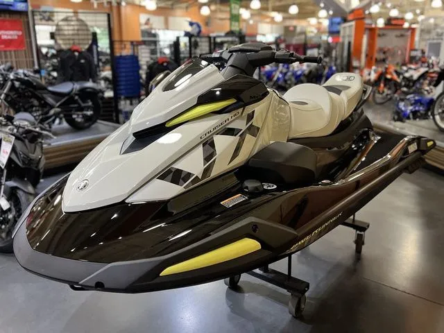Slide: The Image of Yamaha VX Cruiser HO 2026 - 16