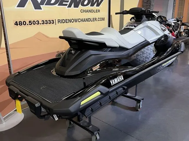 Slide: The Image of Yamaha VX Cruiser HO 2026 - 4