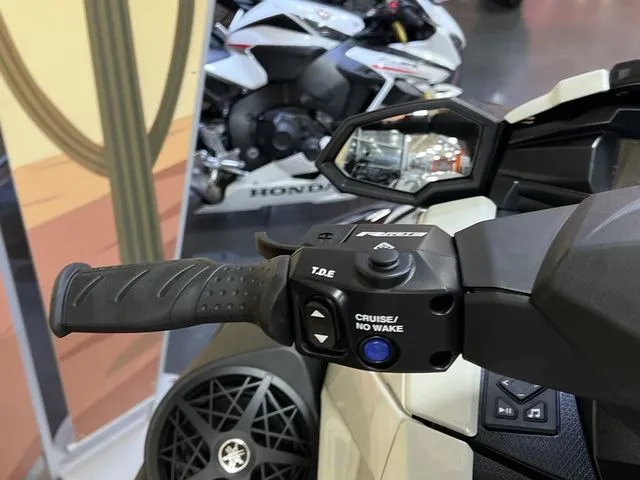 Slide: The Image of Yamaha VX Cruiser HO 2026 - 7