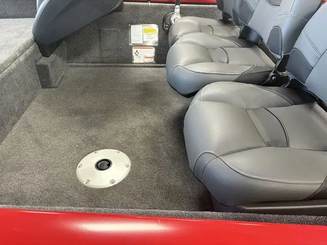 Slide: The Image of Tracker Pro Team 175 TF 2026 - 10