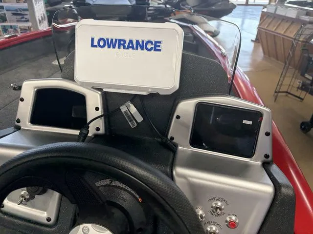 Slide: The Image of Tracker Pro Team 175 TF 2026 - 21