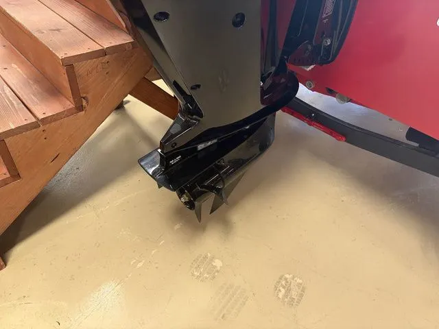 Slide: The Image of Tracker Pro Team 175 TF 2026 - 25