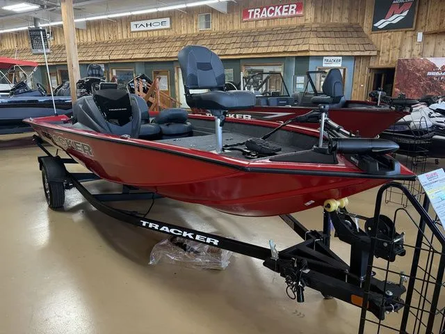 Slide: The Image of Tracker Pro Team 175 TF 2026 - 38