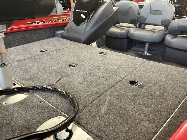 Slide: The Image of Tracker Pro Team 175 TF 2026 - 8