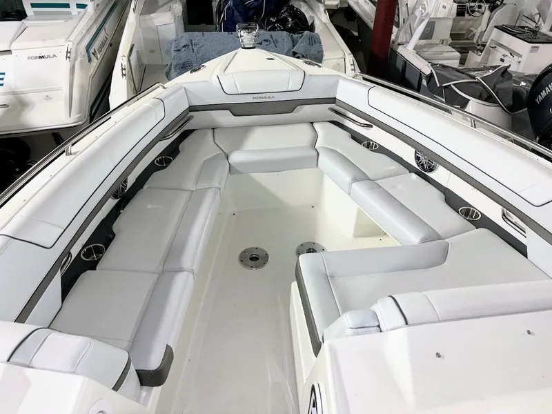 Slide: The Image of 2016 Formula 330 Crossover Bowrider 14 - 14