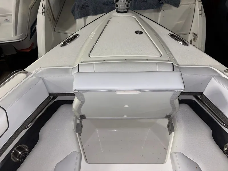 Slide: The Image of 2016 Formula 330 Crossover Bowrider 15 - 15