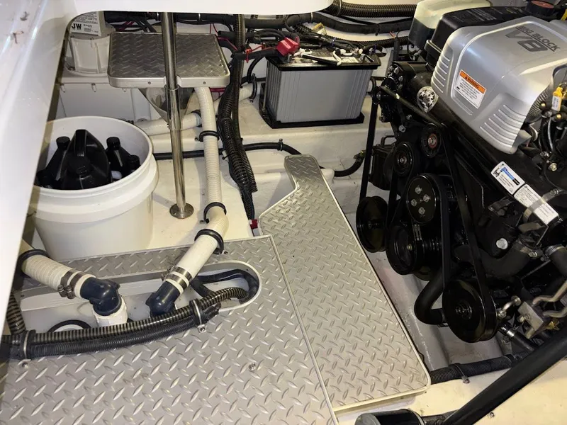 Slide: The Image of 2016 Formula 330 Crossover Bowrider 34 - 34