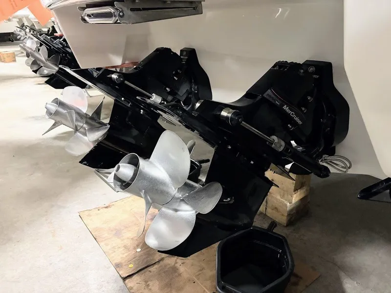 Slide: The Image of 2016 Formula 330 Crossover Bowrider 4 - 4