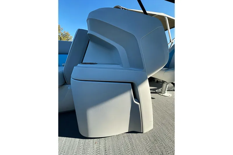 Slide: The Image of 2026 Sweetwater 2286 QS boat seat with modern design and sleek contours. - 18