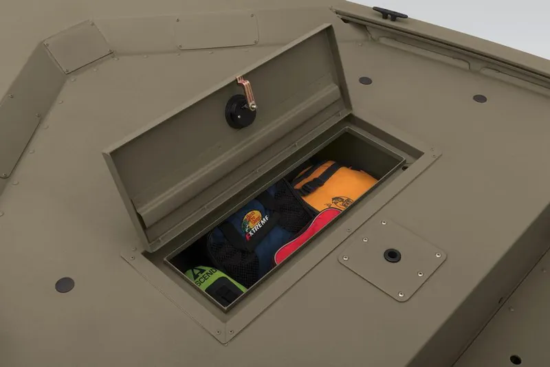 Slide: The Image of Tracker Grizzly 1648 Utility 2026 - 18