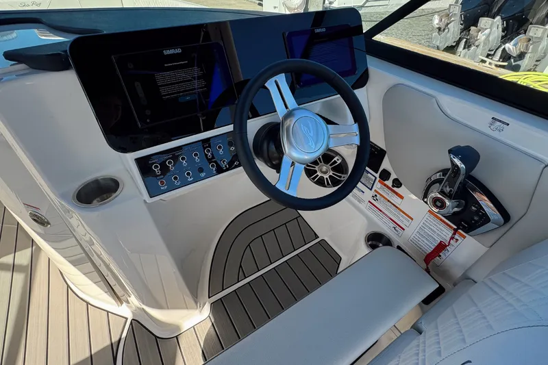 Slide: The Image of Sea Ray SDX 270 Outboard 2026 - 12