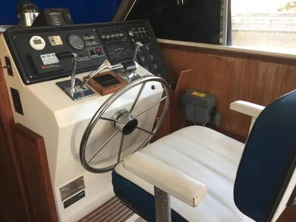 Slide: The Image of Chris-Craft Commander 36 1973 - 9