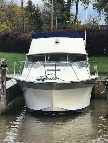 Slide: The Image of Silverton 34 Convertible 1985 - 3