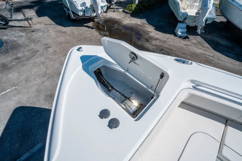 Slide: The Image of Sea Hunt Ultra 275 SE 2026 - 29