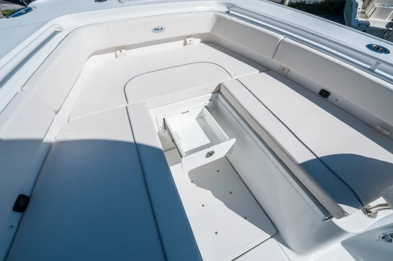 Slide: The Image of Sea Hunt Ultra 275 SE 2026 - 28