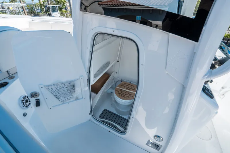 Slide: The Image of Sea Hunt Ultra 275 SE 2026 - 22