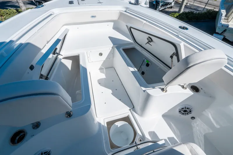 Slide: The Image of Sea Hunt Ultra 275 SE 2026 - 25