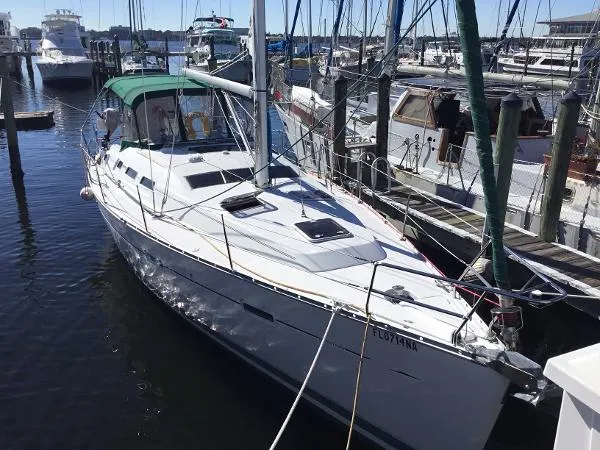 Slide: The Image of Beneteau 373 2006 - 3