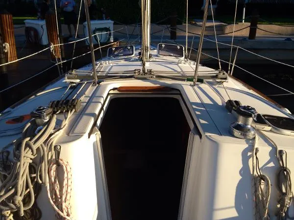 Slide: The Image of Beneteau 373 2006 - 5