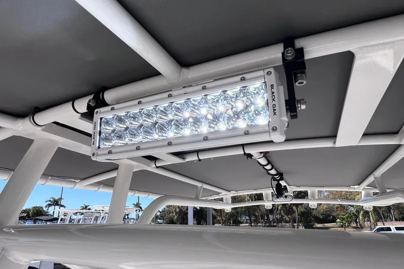 Slide: The Image of 2021 NauticStar 227 XTS boat with mounted Black Oak LED light bar. - 50