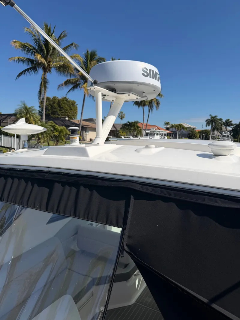 Slide: The Image of Sea Ray Sundancer 320 Outboard 2024 - 15