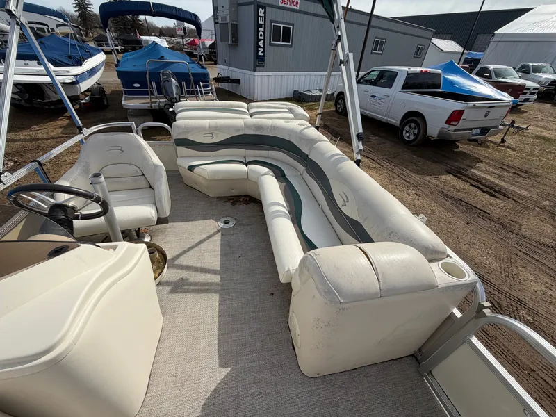 Slide: The Image of Bennington 205L Pontoon 2005 - 5