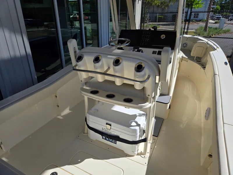 Slide: The Image of Scout 240 XSF 2026 - 8