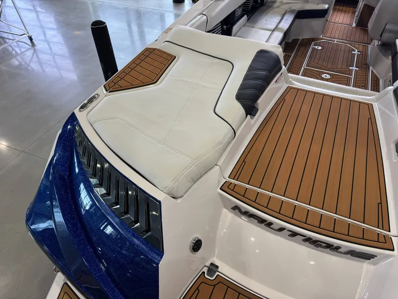 Slide: The Image of Nautique Super Air Nautique G23 2015 - 12