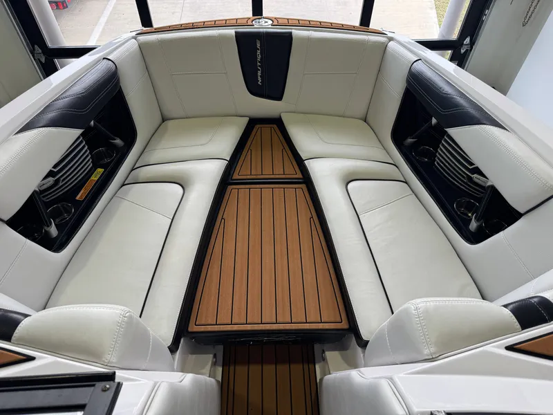 Slide: The Image of Nautique Super Air Nautique G23 2015 - 17