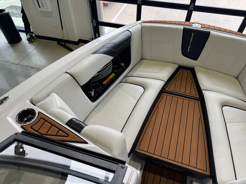 Slide: The Image of Nautique Super Air Nautique G23 2015 - 19