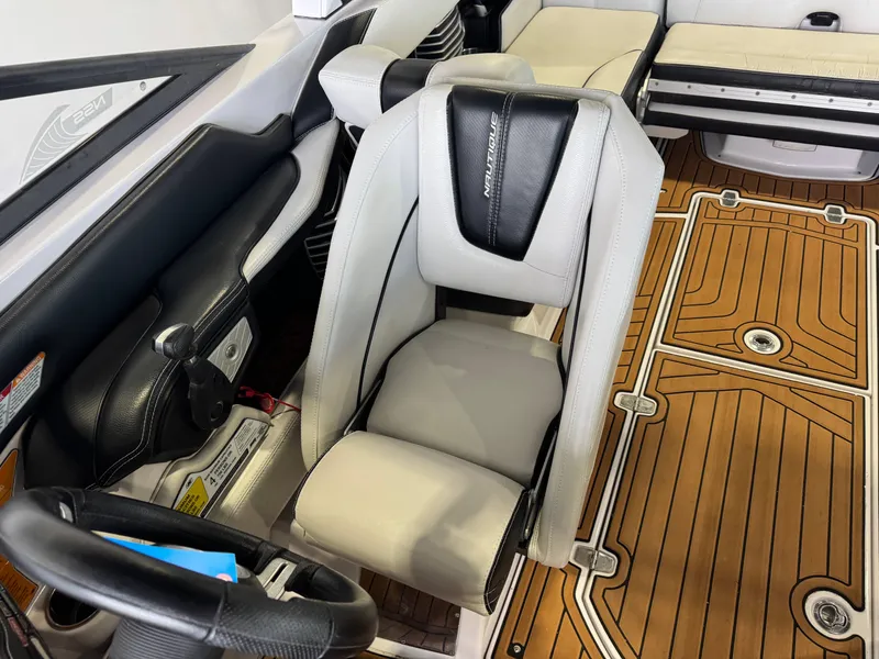 Slide: The Image of Nautique Super Air Nautique G23 2015 - 21