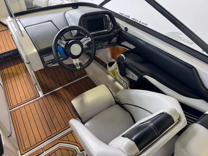 Slide: The Image of Nautique Super Air Nautique G23 2015 - 25